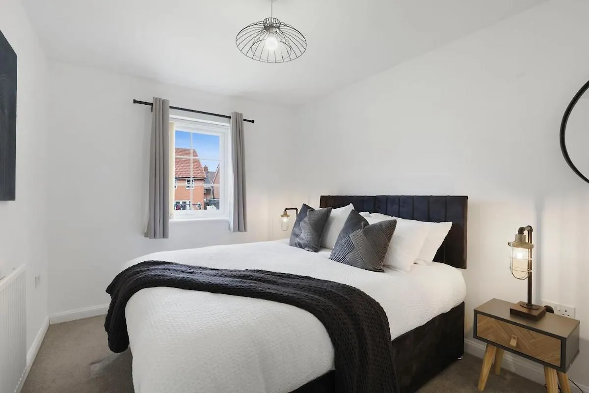 Newcastle Spacious 3-Bedroom Semi-Detached House With Parking, Sleeps 8, By Urban Pinnacle Stays Feriehus Newcastle upon Tyne