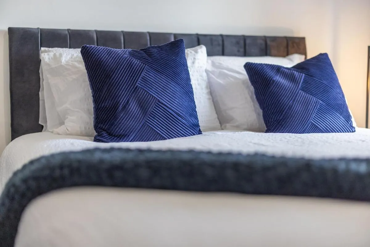 Newcastle Spacious 3-Bedroom Semi-Detached House With Parking, Sleeps 8, By Urban Pinnacle Stays 0*, Newcastle upon Tyne Storbritannien