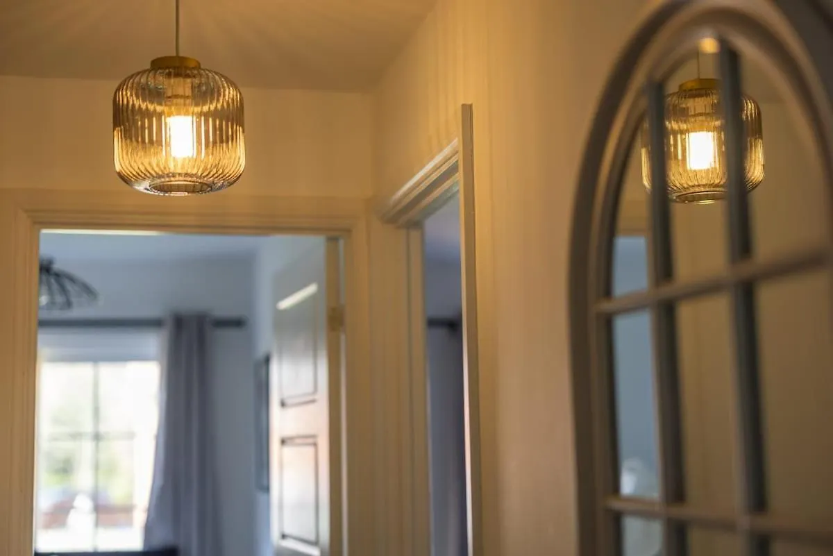 Feriehus Newcastle Spacious 3-Bedroom Semi-Detached House With Parking, Sleeps 8, By Urban Pinnacle Stays Storbritannien